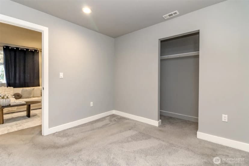 Property photo for 14045 8th Avenue S, Burien photo 31