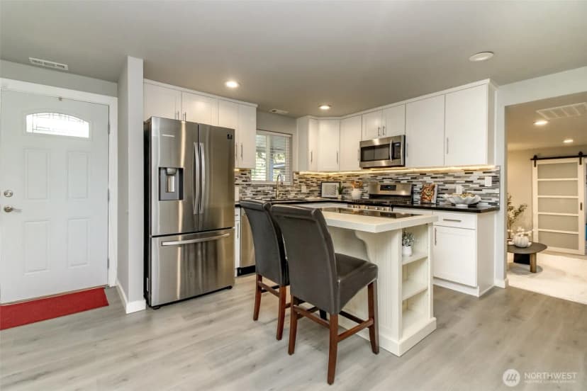 Property photo for 14045 8th Avenue S, Burien photo 12