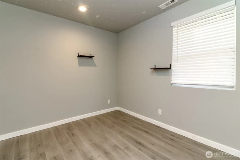 Property photo for 14045 8th Avenue S, Burien photo 19