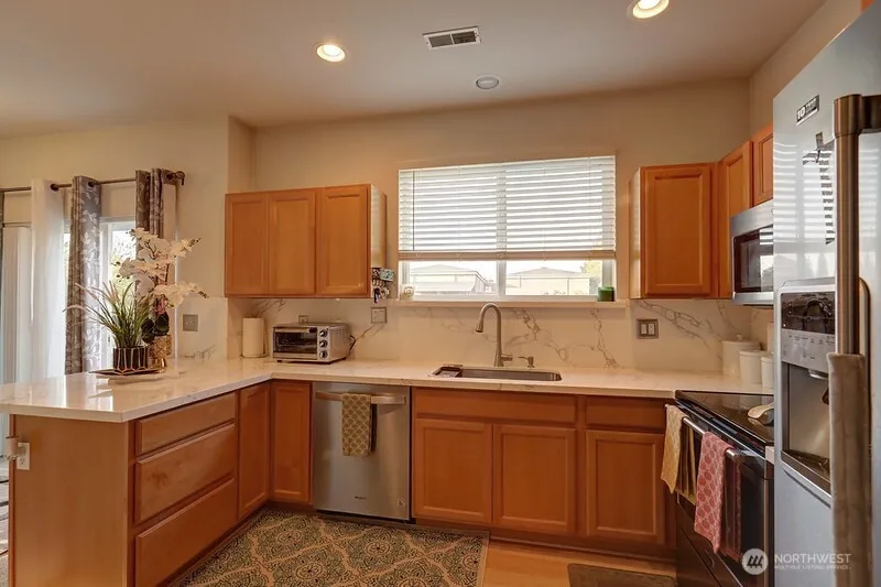Property photo for 4542 S Henderson Street #a, Seattle photo 6