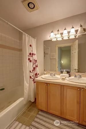 Property photo for 4542 S Henderson Street #a, Seattle photo 11