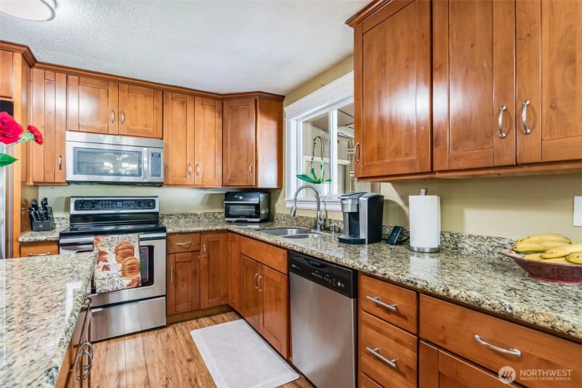 Property photo for 1024 21st Street Nw, Puyallup photo 8