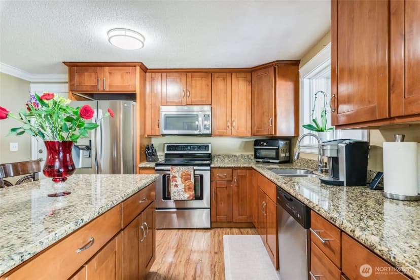 Property photo for 1024 21st Street Nw, Puyallup photo 9