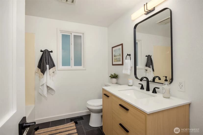 Property photo for 6560 Fletcher Bay Road Ne, Bainbridge Island photo 17