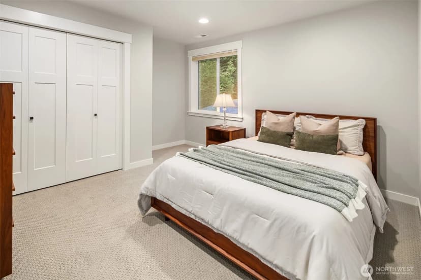 Property photo for 9934 Ne 162nd Street, Bothell photo 32