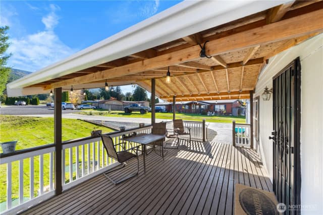 Property photo for 5046 Aerie Lane, Sedro Woolley photo 2