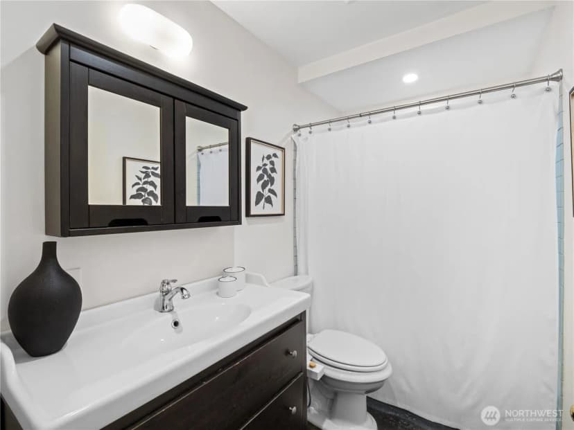 Property photo for 11640 59th Avenue S, Seattle photo 13
