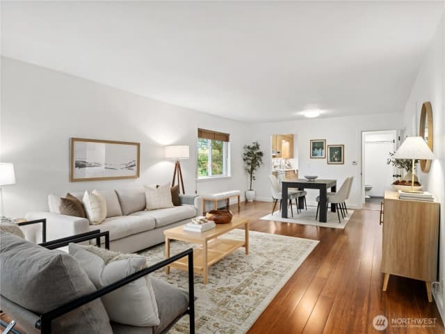 Property photo for 11640 59th Avenue S, Seattle photo 3