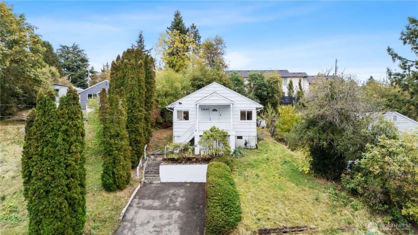 Property photo for 11640 59th Avenue S, Seattle photo 2