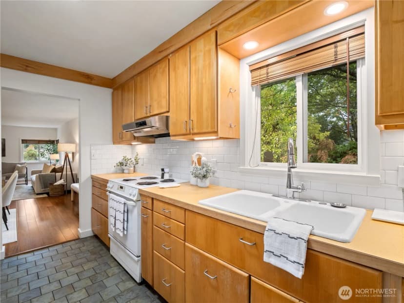 Property photo for 11640 59th Avenue S, Seattle photo 16