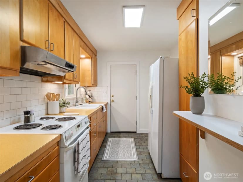 Property photo for 11640 59th Avenue S, Seattle photo 18