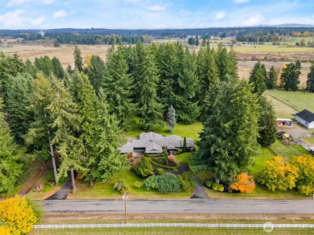 Property photo for 11744 Crockett Street Sw, Olympia photo 2