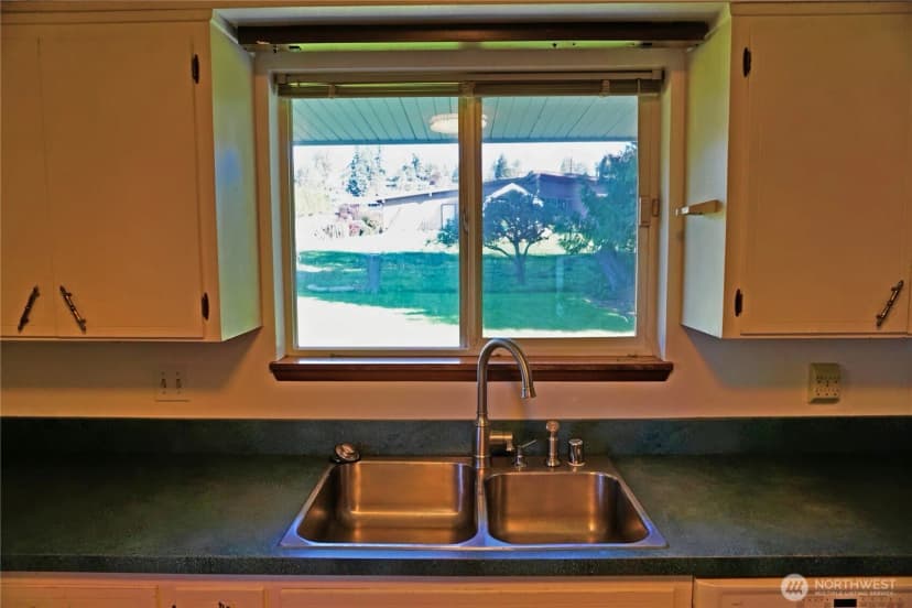 Property photo for 2200 Ontario, Bellingham photo 13