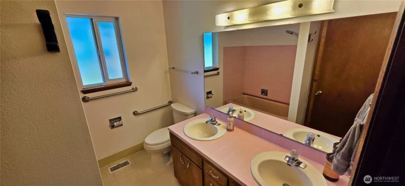 Property photo for 2200 Ontario, Bellingham photo 19