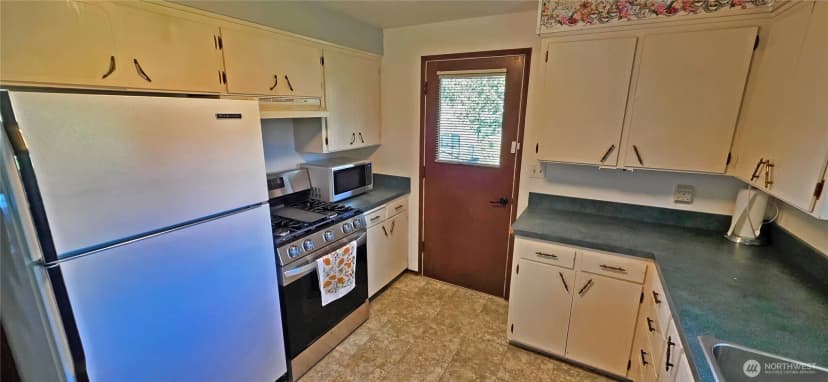 Property photo for 2200 Ontario, Bellingham photo 11