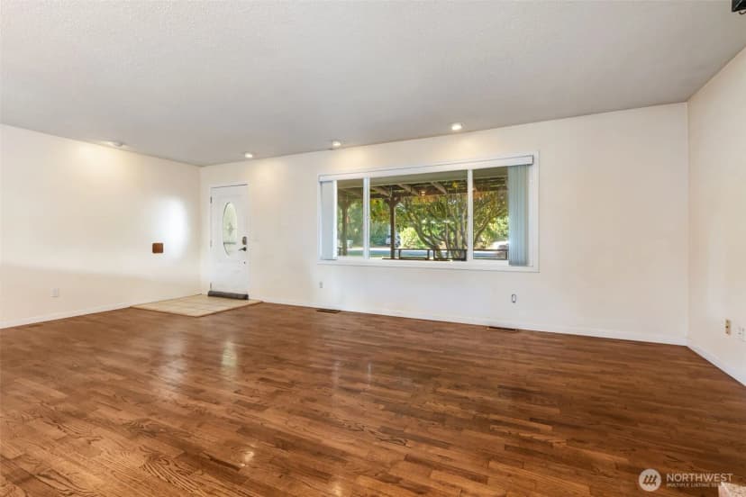 Property photo for 1612 College Street Ne, Olympia photo 6