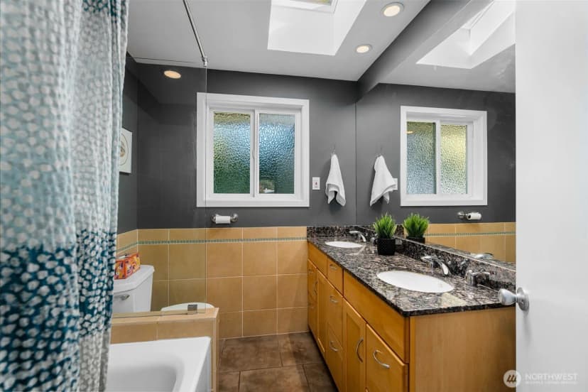 Property photo for 12020 10th Avenue Nw, Seattle photo 15