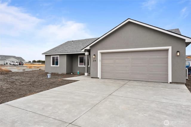 Property photo for 211 Rattray Drive, Mattawa photo 2
