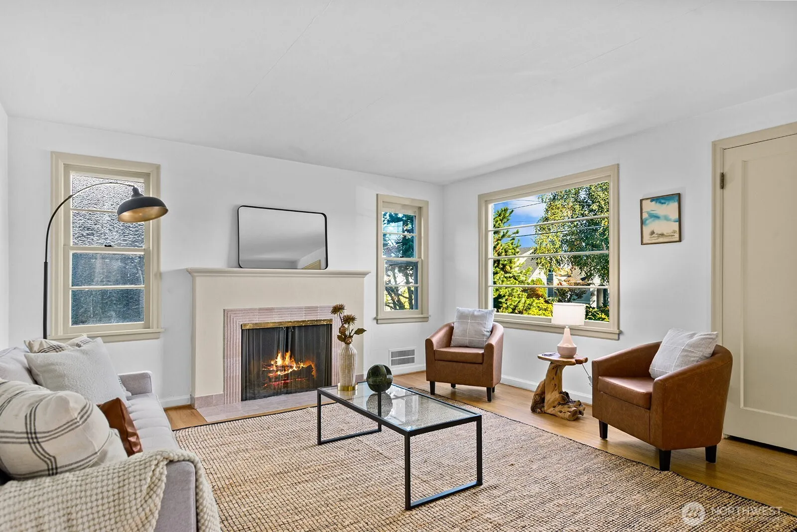 Property photo for 3021 37th Avenue, Seattle photo 4