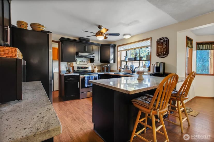 Property photo for 2621 S 376th Place, Federal Way photo 6