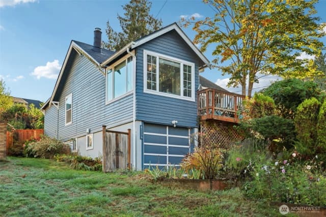 Property photo for 6334 24th Avenue Sw, Seattle photo 2