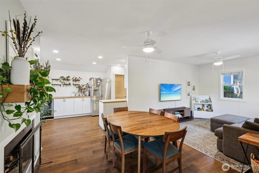 Property photo for 6334 24th Avenue Sw, Seattle photo 6