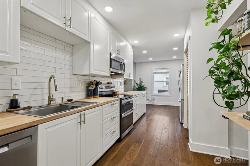 Property photo for 6334 24th Avenue Sw, Seattle photo 12