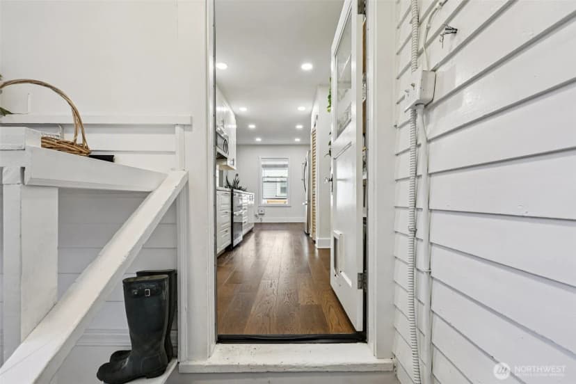 Property photo for 6334 24th Avenue Sw, Seattle photo 18