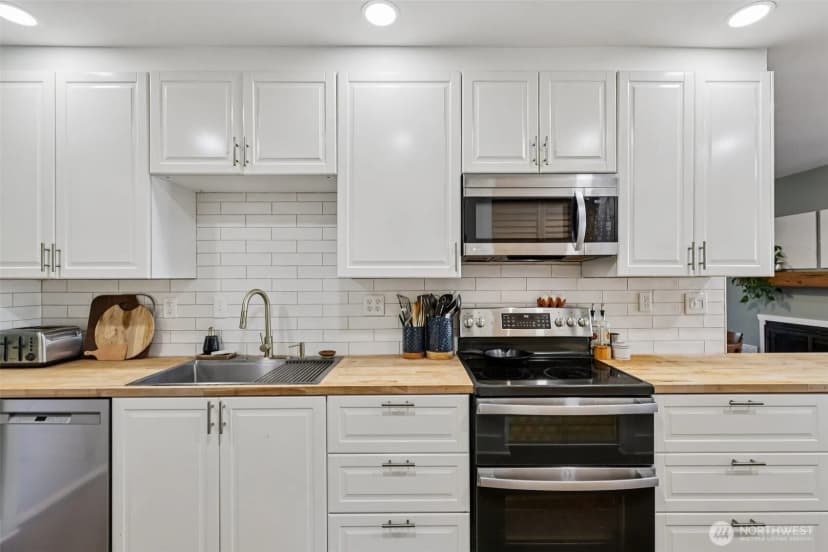 Property photo for 6334 24th Avenue Sw, Seattle photo 11