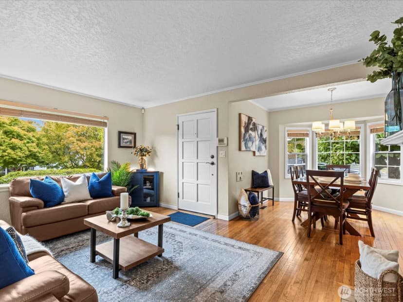 Property photo for 3420 32nd Avenue W, Seattle photo 4