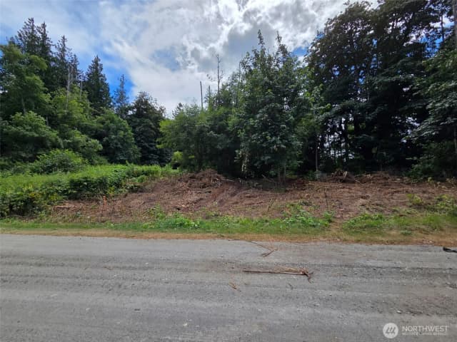 Property photo for 73 A Saratoga Drive, Hat Island photo 2