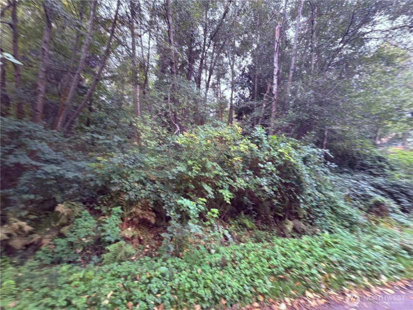 Property photo for 32 E Port Gardner Drive, Hat Island photo 2
