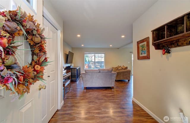 Property photo for 1519 Sussex Avenue E, Tenino photo 5