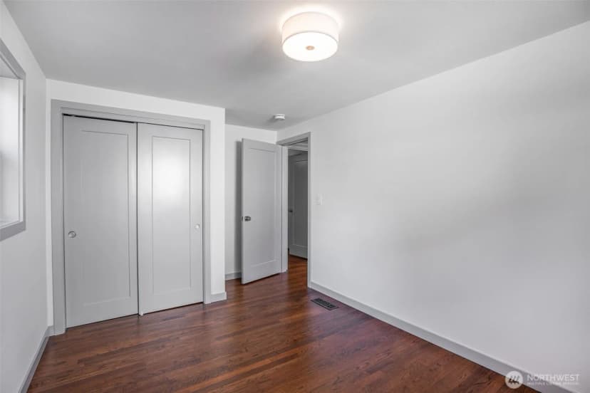 Property photo for 4602 Sw Cloverdale Street, Seattle photo 15