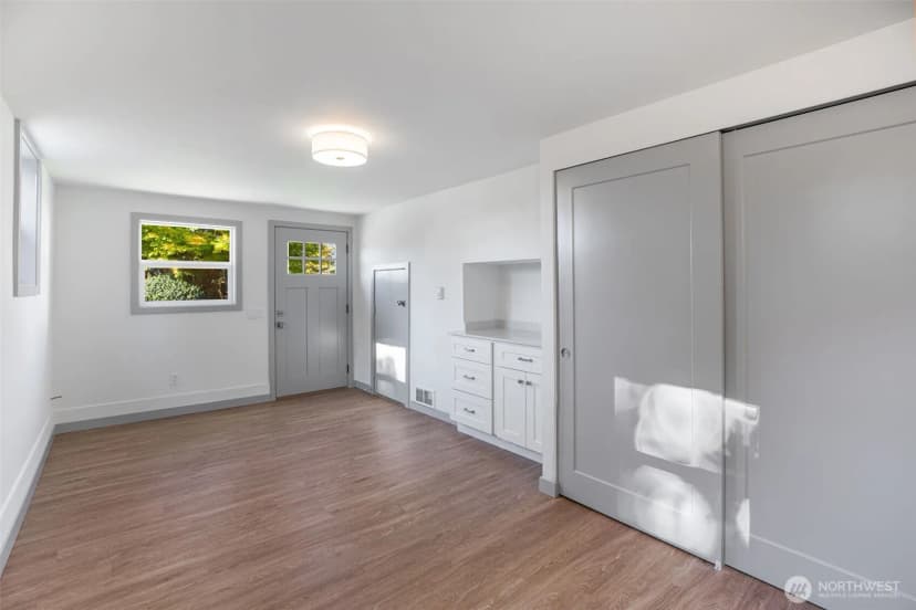 Property photo for 4602 Sw Cloverdale Street, Seattle photo 20