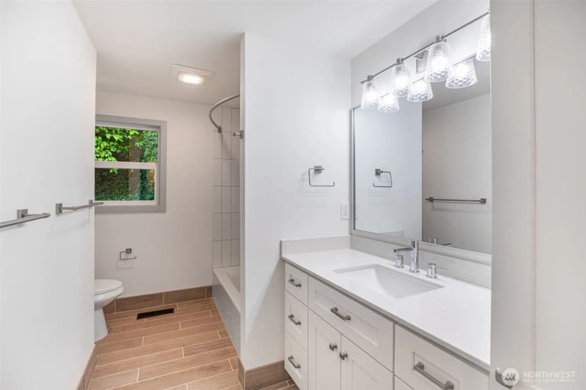 Property photo for 4602 Sw Cloverdale Street, Seattle photo 16