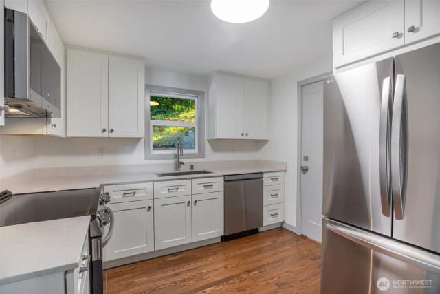 Property photo for 4602 Sw Cloverdale Street, Seattle photo 4