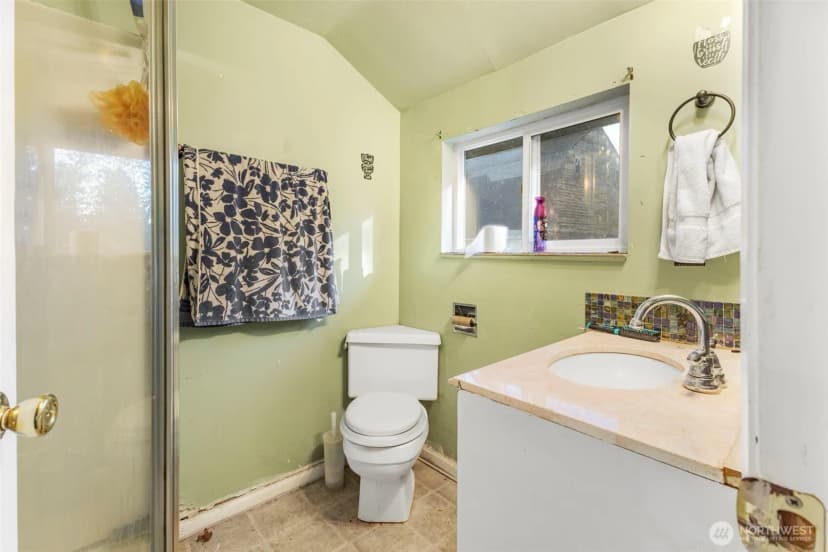 Property photo for 6037 Old Guide Road, Bellingham photo 15