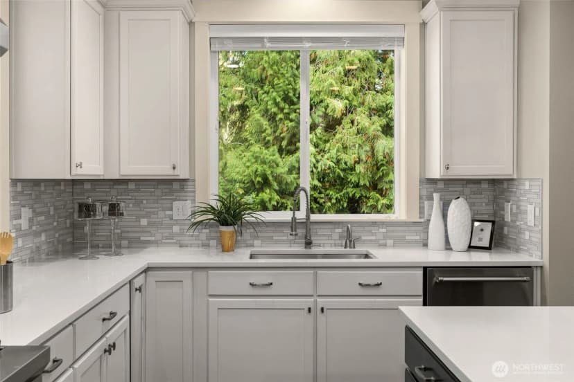 Property photo for 1508 247th Avenue Ne, Sammamish photo 16