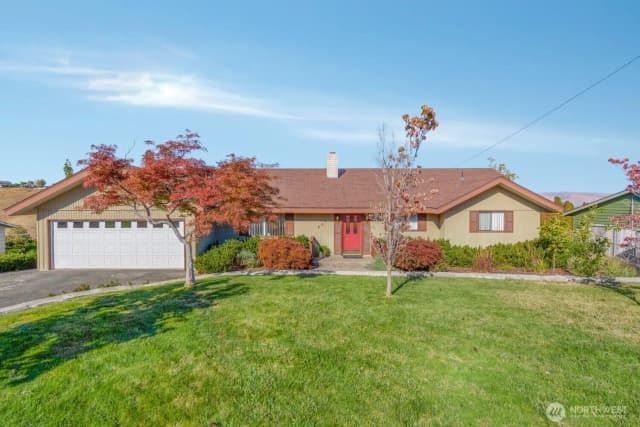 Property photo for 807 Ridgeview Avenue, Selah