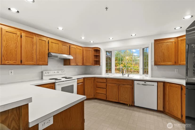 Property photo for 19517 Whiteman Cove Road Sw, Longbranch photo 9
