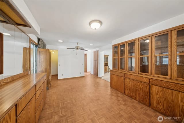Property photo for 1015 E Chicago Street, Kent photo 5