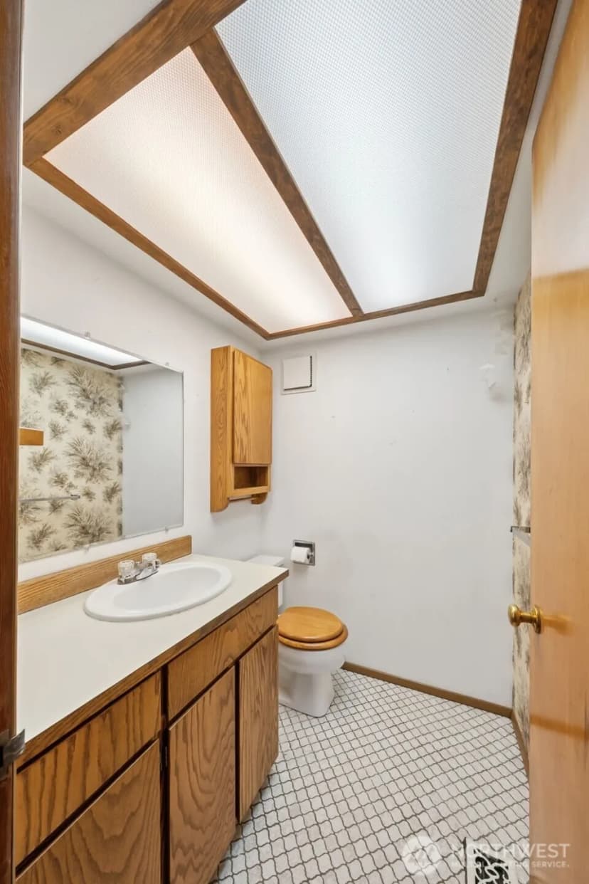 Property photo for 1015 E Chicago Street, Kent photo 11