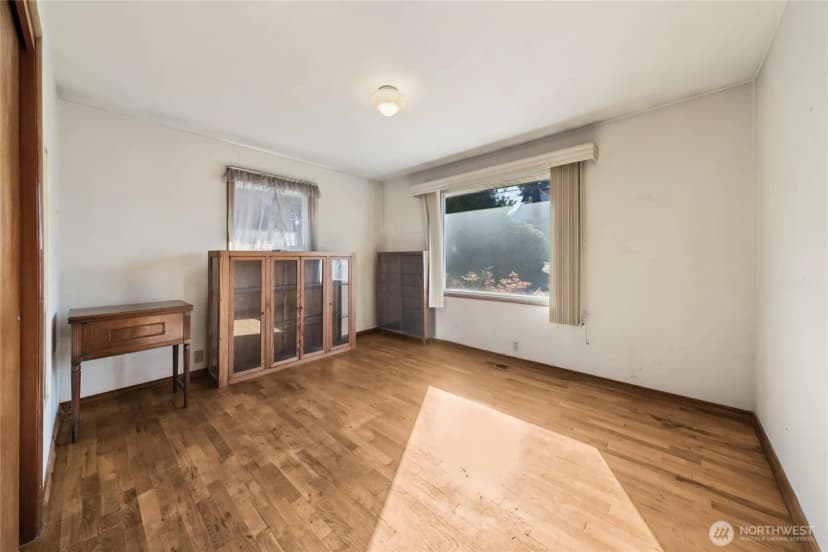 Property photo for 1015 E Chicago Street, Kent photo 17