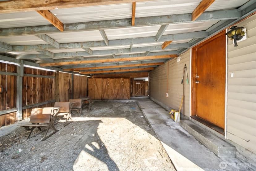 Property photo for 1015 E Chicago Street, Kent photo 18