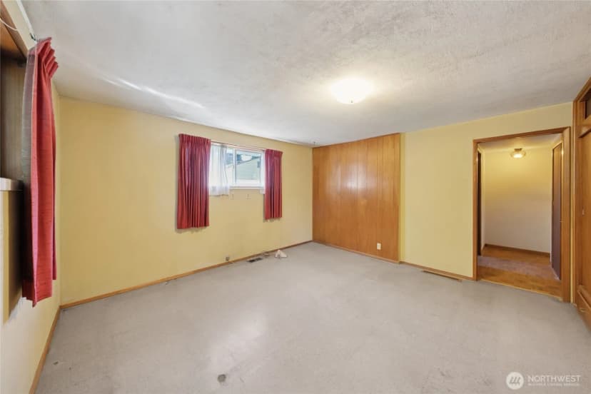 Property photo for 1015 E Chicago Street, Kent photo 14