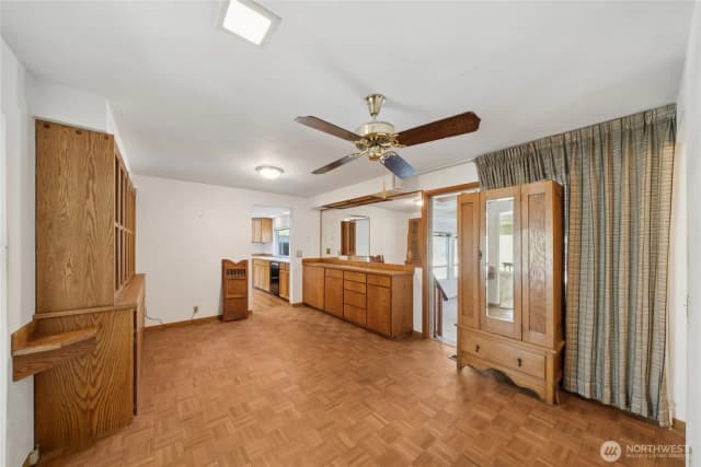 Property photo for 1015 E Chicago Street, Kent photo 4