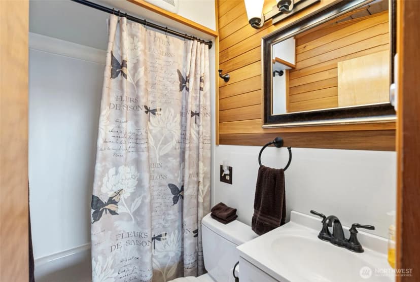 Property photo for 115 Alder Drive Nw, Gig Harbor photo 25