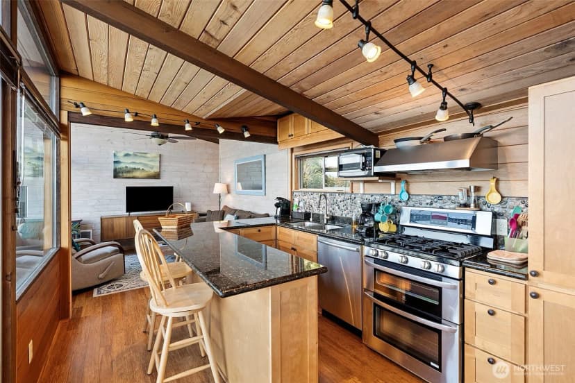 Property photo for 115 Alder Drive Nw, Gig Harbor photo 17