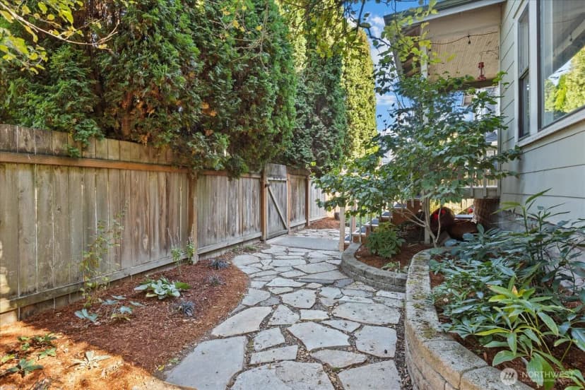 Property photo for 1245 S Trenton Street, Seattle photo 6